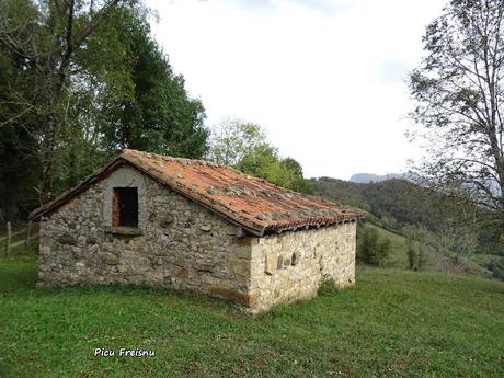 Viḷḷamayor-Braña´l Vaḷḷe-Vicenturo-Picu Redondo-Braña´l Pibidal