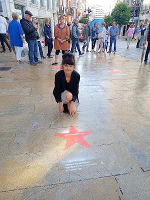 Paseo de la Fama: Poema colectivo para la Noche  Blanca de Avilés