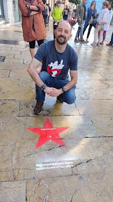 Paseo de la Fama: Poema colectivo para la Noche  Blanca de Avilés