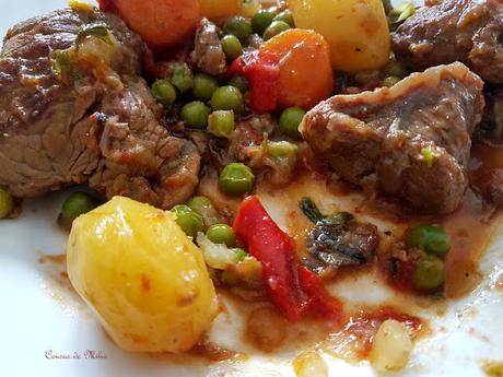 Estofado de ternera gallega con guisantes y patatas nuevas Estofado de ternera gallega con guisantes y patatas nuevas