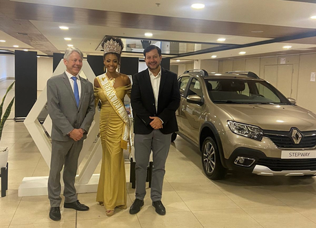 RENAULT PRESENTÓ SU ELEGANCIA Y TECNOLOGÍA EN EL  SALÓN DEL CHOCOLATE 2023