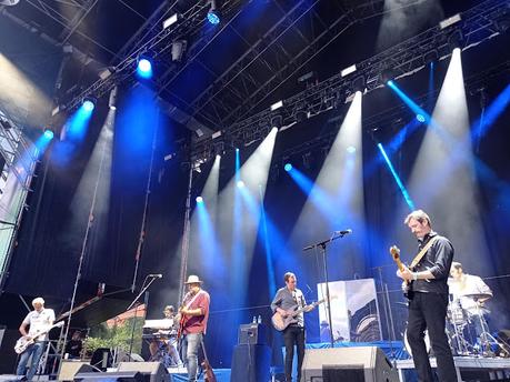 McENROE EN LAS NOCHES DEL BOTÁNICO DE MADRID: UN RAYO DE LUZ EN LA ESPESURA DEL BOSQUE McENROE EN LAS NOCHES DEL BOTÁNICO DE MADRID: UN RAYO DE LUZ EN LA ESPESURA DEL BOSQUE