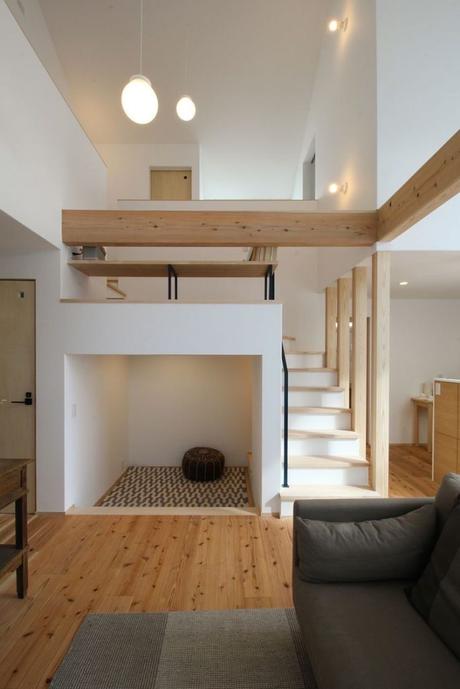 ¿Cómo diseñar los interiores de habitaciones minimalistas pequeñas? Aprovechar la altura con altillos en habitaciones minimalistas pequeñas