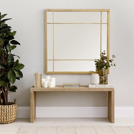 ¿Cómo diseñar los interiores de habitaciones minimalistas pequeñas? Espejos con apariencia de ventanas