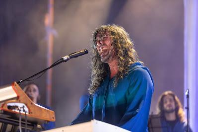 LOS ESTANQUES Y ANNI B SWEET + MCENROE EN NOCHES DEL BOTÁNICO: 'TODO A LA VEZ... SIN RECHISTAR' [CRÓNICA]