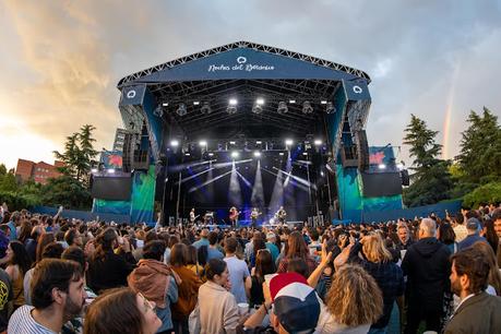 LOS ESTANQUES Y ANNI B SWEET + MCENROE EN NOCHES DEL BOTÁNICO: 'TODO A LA VEZ... SIN RECHISTAR' [CRÓNICA]