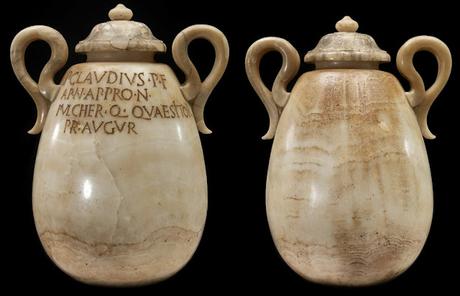 Columbarium, urnas en columbario en la antigua Roma