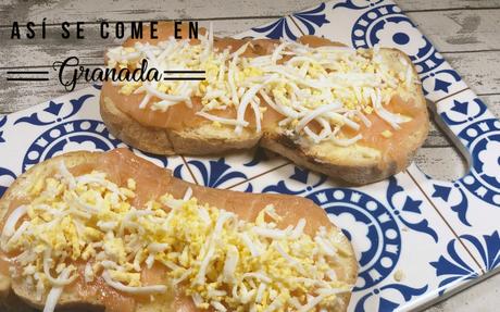 Canapé de salmón ahumado