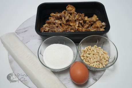 Coca de llardons ( chicharrones) Coca de llardons ( chicharrones)