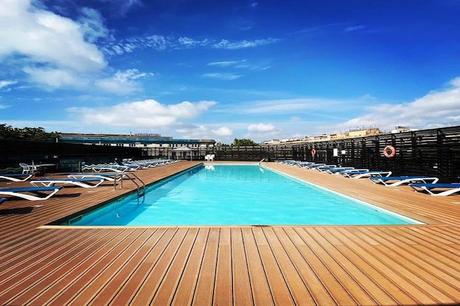 Verano en Barcelona: las mejores piscinas municipales para ir con niños piscina descubierta barcelona cem ciutadella