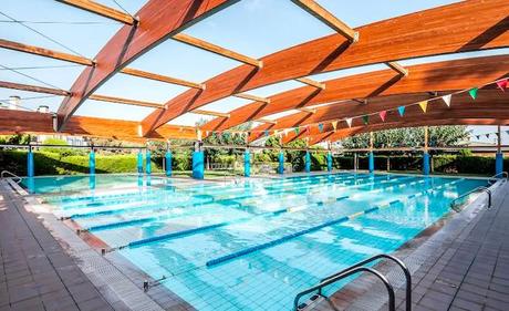 Verano en Barcelona: las mejores piscinas municipales para ir con niños piscina municipal barcelona Can Caralleu