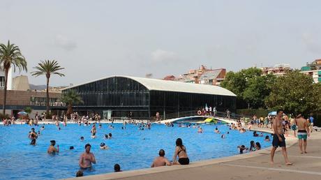 Verano en Barcelona: las mejores piscinas municipales para ir con niños lago de Can Drago eurofitness barcelona