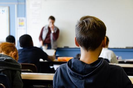 Niño en colegio