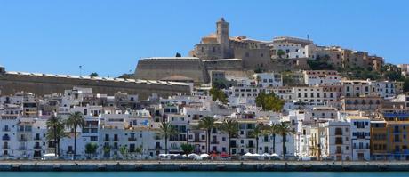Que hacer en Ibiza –  Discotecas, playas y excursiones