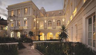 Hotel Casa Gangotena lidera la sostenibilidad con la instalación de un sistema de calentamiento de agua 100% solar