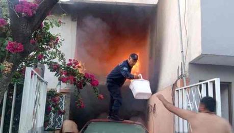 Incendio en vivienda de Unidad Habitacional Ponciano Arriaga sofocado por Guardia Municipal