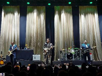 Concierto Chris Isaak, Madrid, Jardines del Botánico, 22-6-2023.