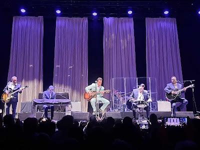 Concierto Chris Isaak, Madrid, Jardines del Botánico, 22-6-2023. Concierto Chris Isaak, Madrid, Jardines del Botánico, 22-6-2023.