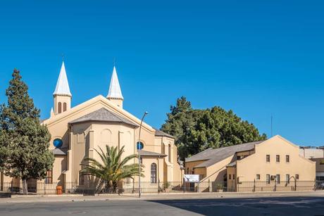 15 cosas que hacer en Bloemfontein Iglesia de dos torres