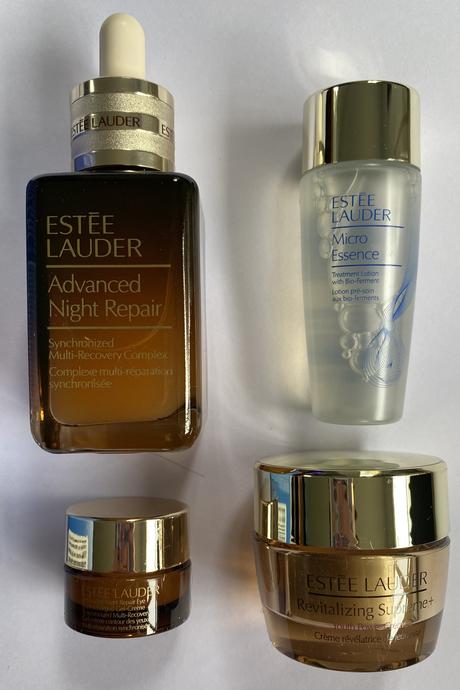 Estos son algunas promociones de los Estée Days en La Parfumerie . Estos son algunas promociones de los Estée Days en La Parfumerie .