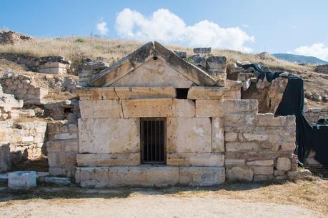 tumba-de-san-felipe-apostol