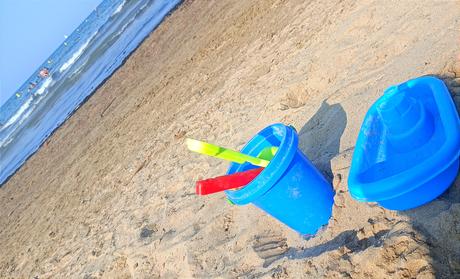 Pequeño (Gran) Avance: Disfrutando de Un Día De Playa Pequeño (Gran) Avance: Disfrutando de Un Día De Playa