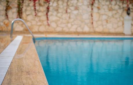 Piscinas Lara explica cómo recuperar el agua de la piscina después de las tormentas Piscinas Lara explica cómo recuperar el agua de la piscina después de las tormentas