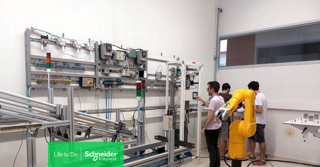 Las universidades de Sevilla y León, las primeras en apostar por formar en el sistema de automatización basado en el IEC 61499 Las universidades de Sevilla y León, las primeras en apostar por formar en el sistema de automatización basado en el IEC 61499