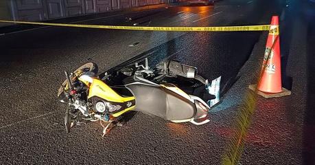 Fatal accidente en Soledad de Graciano Sánchez: motociclista pierde la vida tras impacto contra poste