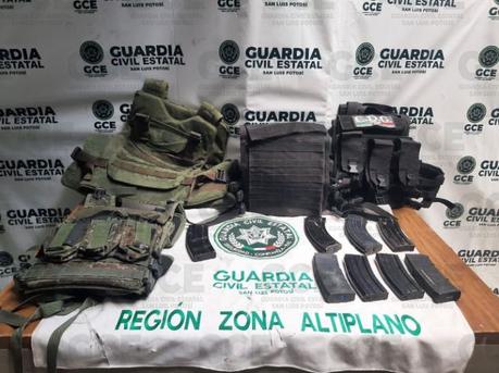 Operativo «Altiplano Seguro»: Guardia Civil Estatal asegura dos vehículos robados con equipo táctico