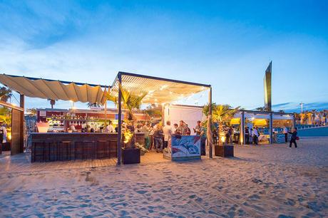 Chiringuitos públicos en todo su furor durante el verano