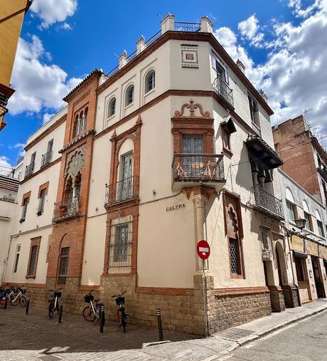 El edificio de la calle Almansa números 11 y 13.