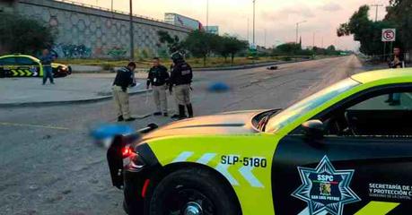 Conductor atropella y mata a dos motociclistas en avenida Industrias