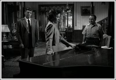 Pequeñas desgracias sin importancia + Todos eran mis hijos + El reloj asesino Pequeñas desgracias sin importancia + Todos eran mis hijos + El reloj asesino