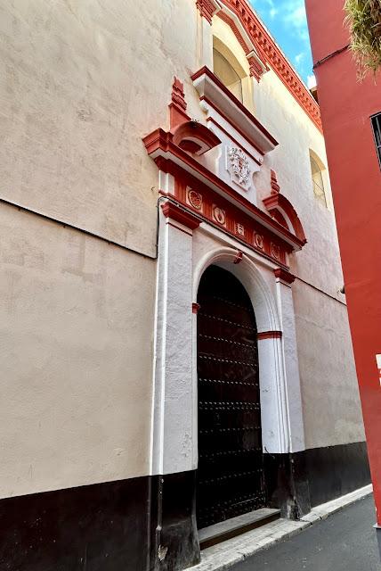 La iglesia del Convento del Espíritu Santo (2): las fachadas del convento y de la iglesia.