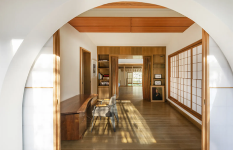 Cómo es la increíble casa japonesa que vende Kenzo Takada en el corazón de París