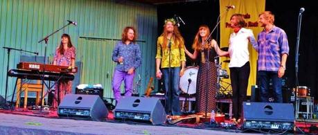 Me and My Kites - A Safe Trail (2023) Me and My Kites - A Safe Trail (2023)