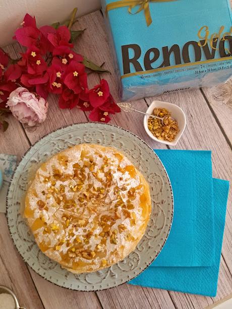 Bougatsa griega con nueces y pistachos Bougatsa griega con nueces y pistachos