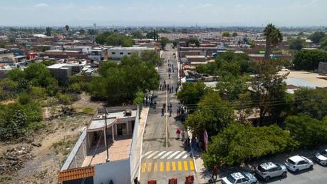 Enrique Galindo Ceballos inaugura calle República de El Salvador para combatir rezago en pavimentación
