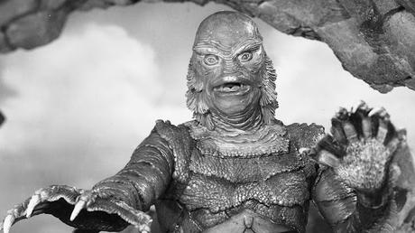 Una criatura con mitad hombre mitad pez EL MONSTRUO DE LA LAGUNA NEGRA 1954