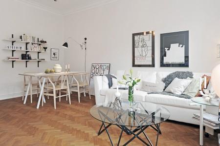 La importancia de los detalles en decoración suelo de parquet de espiga silla tolix piel de cordero decoración papel de pared de William Morris & Co papel de pared de Marimekko muebles en blanco estructura de cama de metal estilo nórdico estilo escandinavo encimera de madera natural diseño de interiores decoración sueca decoración minipisos decoración espacios pequeños decoración de interiores cuadros posters galerías cómodas blancas CH24 de Hans Wegner para Carl Hansen cemento lacado banco en el recibidor