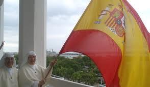 Las monjas y la bandera