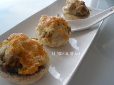 CHAMPIÑONES RELLENOS Y  VIAJE A MÓN SANT BENET