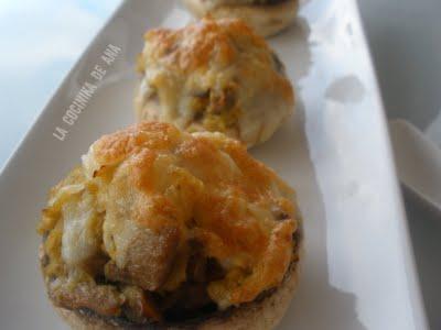 CHAMPIÑONES RELLENOS Y  VIAJE A MÓN SANT BENET