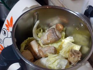 CHAMPIÑONES RELLENOS Y  VIAJE A MÓN SANT BENET