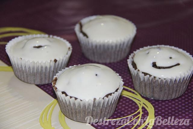 Receta: Cupcakes de Oreo con crema de queso