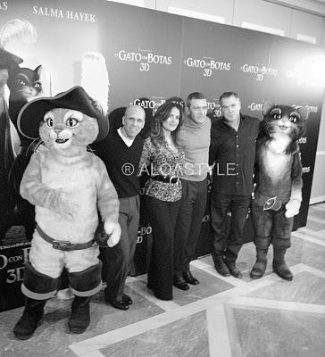 Salma Hayek - Antonio Banderas, primera rueda de prensa/photocall de El Gato con Botas 3D. Hotel Villamagna. VIDEO.