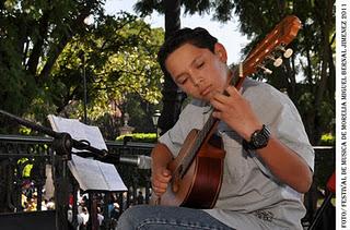 Festejando el Día del Músico en público