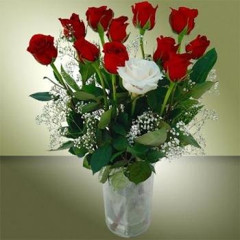 Regala flores y consigue un descuento exclusivo por seguirnos, gracias a Máxima Flores