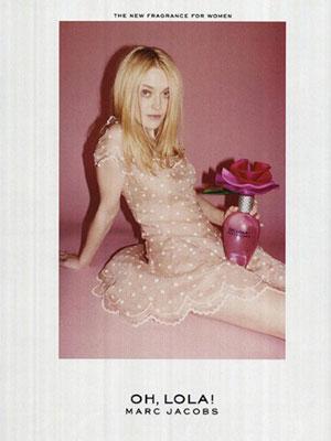 Censurado el anuncio de Miu Miu con Hailee Steinfeld sentada sobre las vías del tren